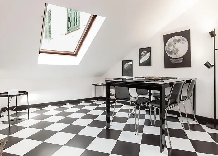 La Mansarda Del Principe, Vicoli, Acquario E Lanterna *