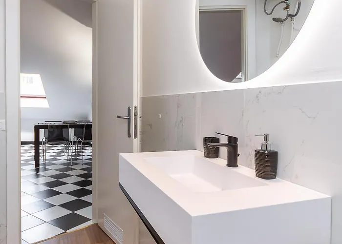 La Mansarda Del Principe, Vicoli, Acquario E Lanterna *