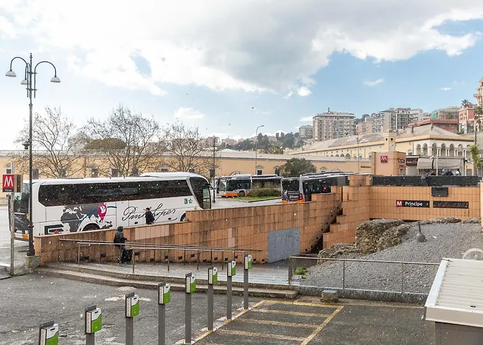 La Mansarda Del Principe, Vicoli, Acquario E Lanterna