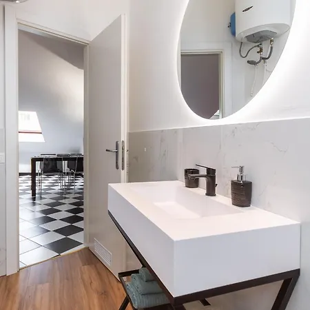 La Mansarda Del Principe, Vicoli, Acquario E Lanterna *